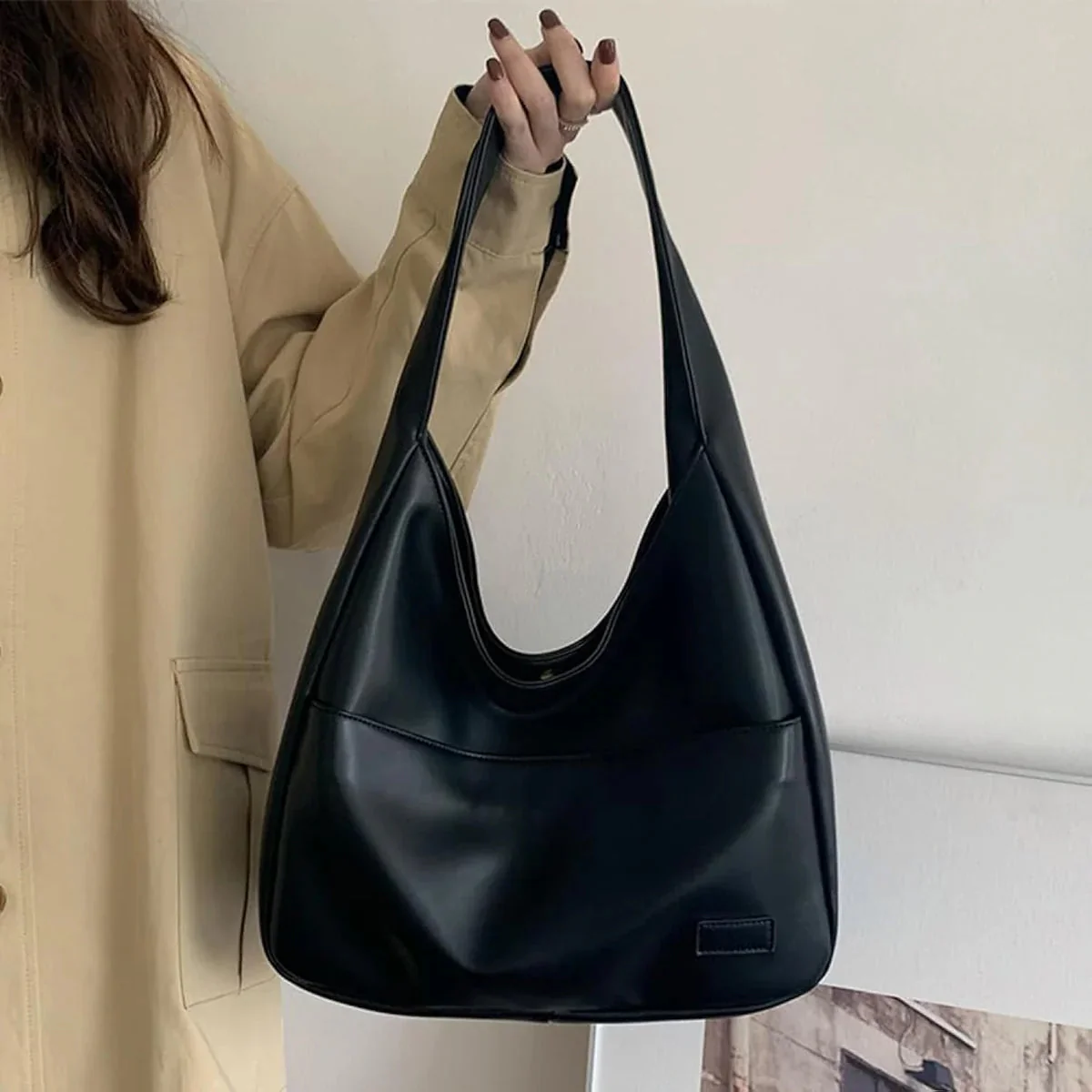 Sakari Elegant Handbag - Image 2