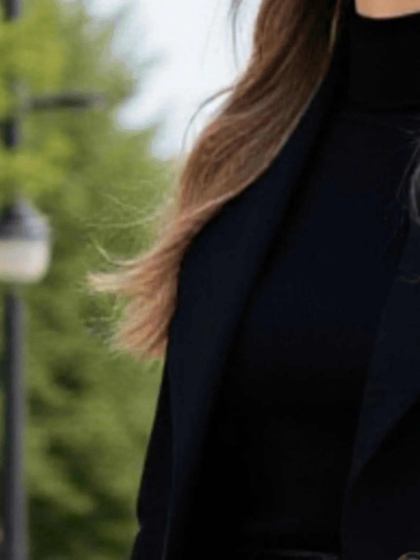 Wool Coat – Stylish Long Design for Warmth and Versatility - Image 8