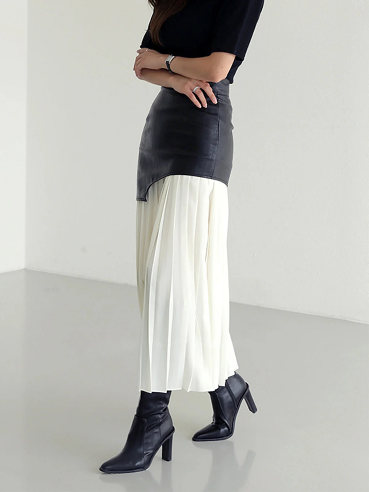 Asymmetric Faux Leather Pleated Maxi Skirt - Image 4