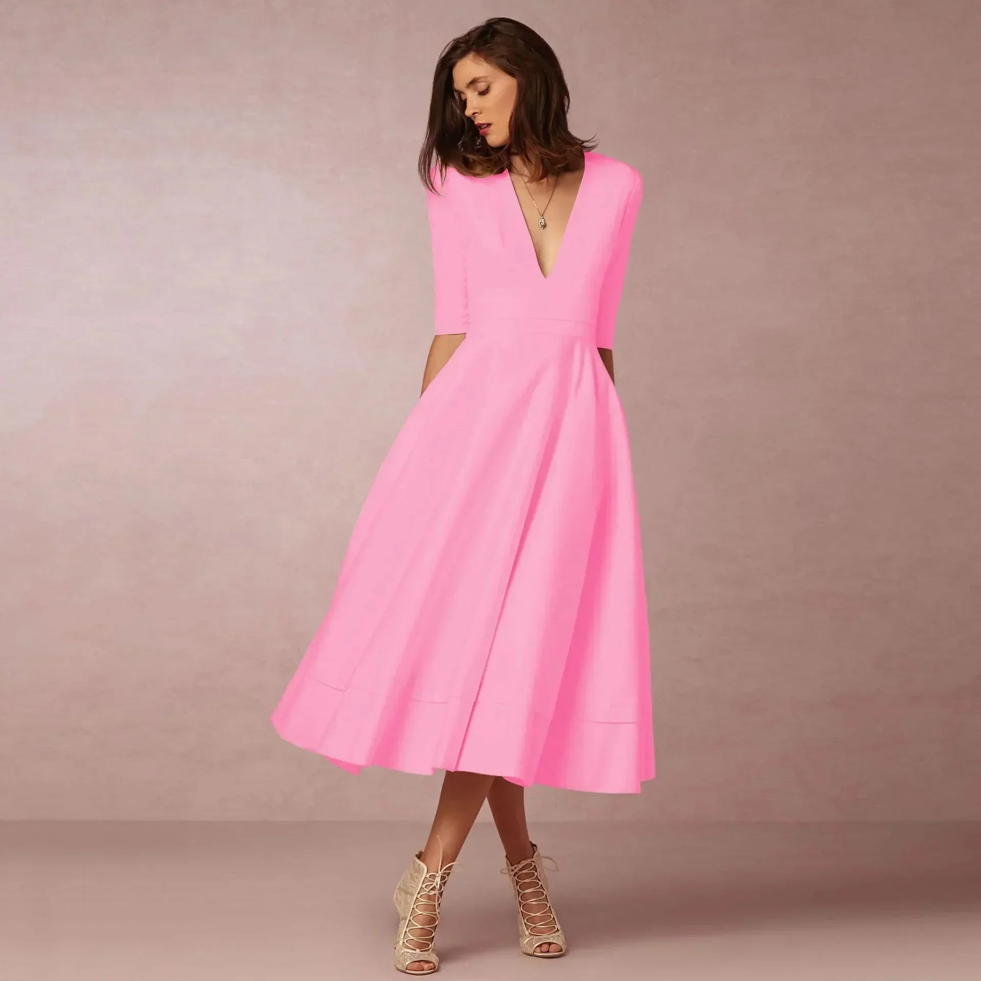 Elegant Fitted Midi Dress with Tailored Cut for Evening Occasions - Image 11