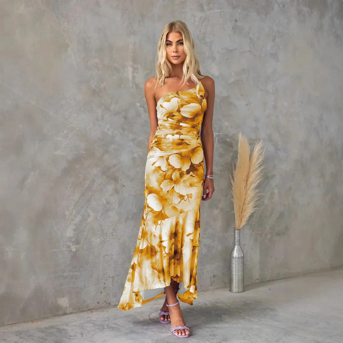 Elegant Floral Midi Dress for Warm Weather - Image 9