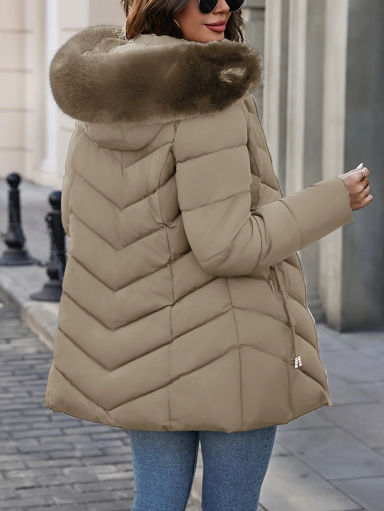 Elegant Quilted Puffer Coat with Faux Fur Hood - Image 5