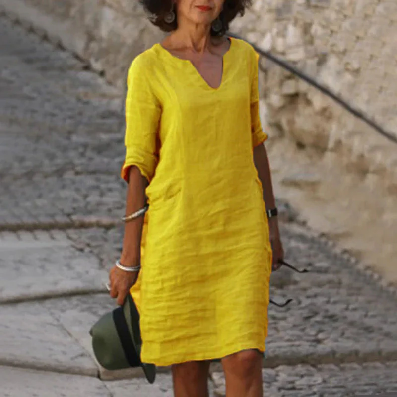 Vintage Mini Dress – Flattering V-Neck Summer Essential